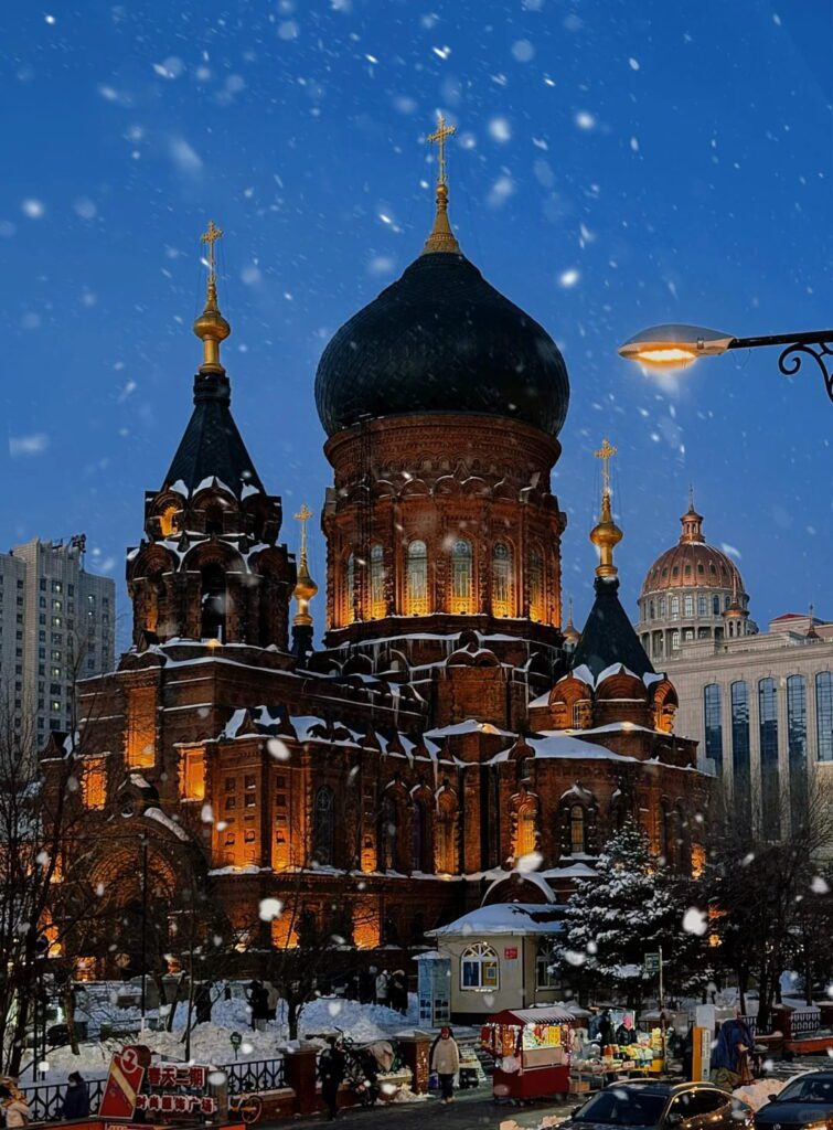 哈爾濱城市冬季旅遊下雪了