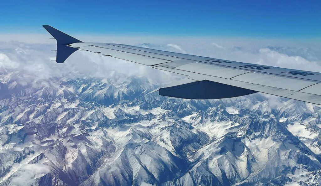 中國國旅環球的旅客來到中國
