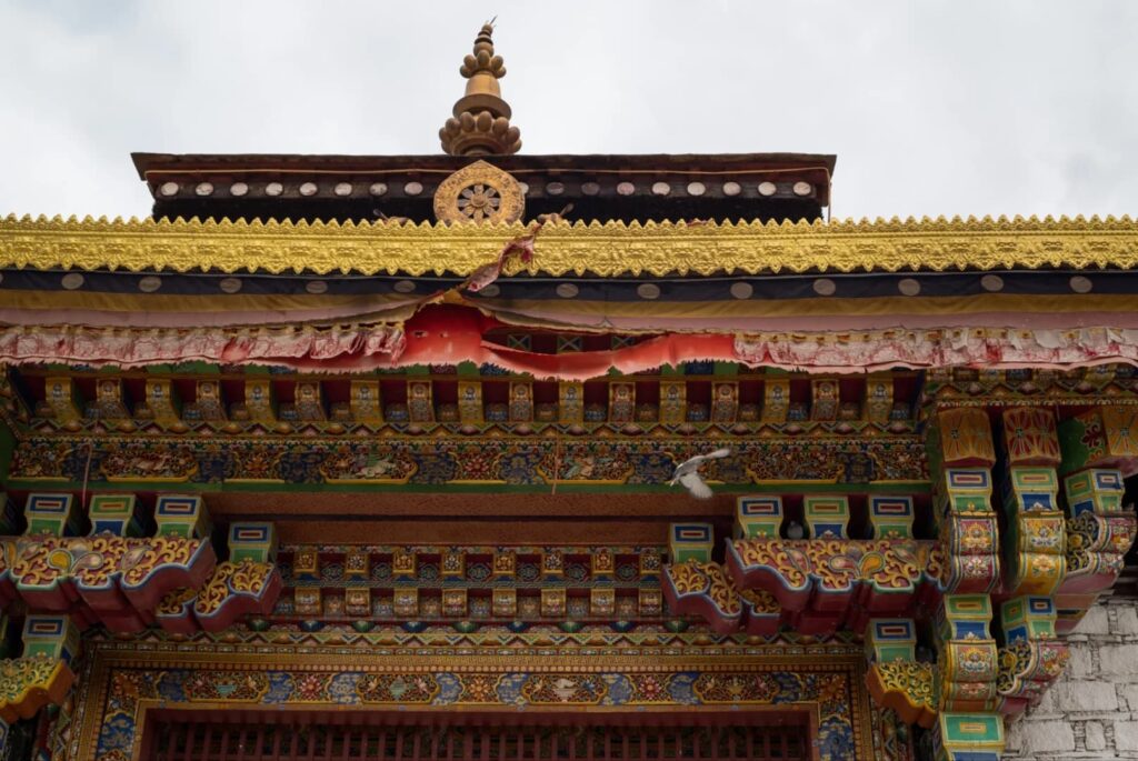 熱拉雍仲林寺屋頂