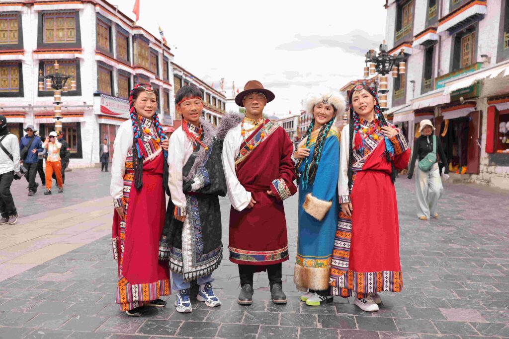 马来西亚人去西藏:入藏函申请教学与常见问题(2025–2026) - CITS China International Travel Service Tibet Travel Permit
