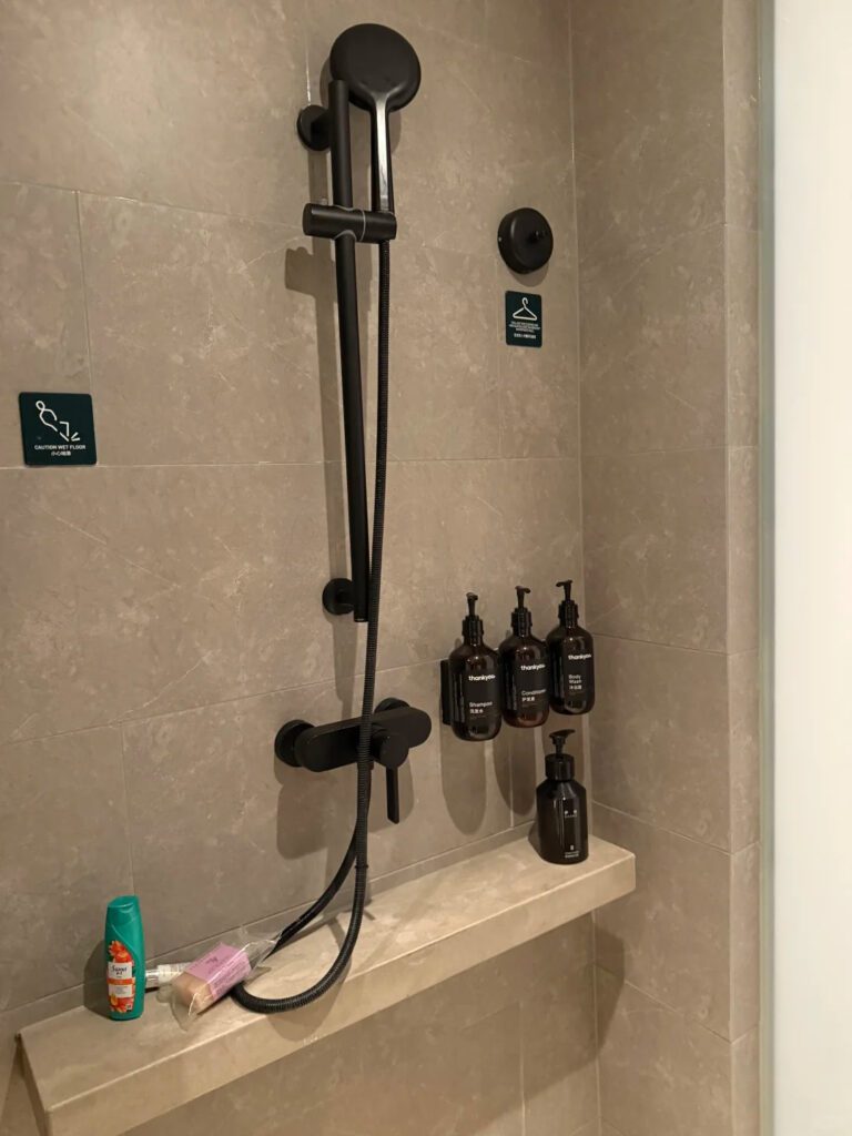 Can I take a shower while traveling in Tibet?