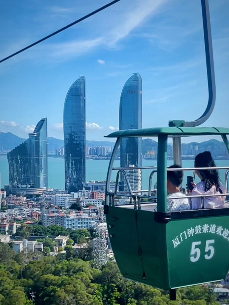 鐘鼓索道｜登高遠眺海港風光
