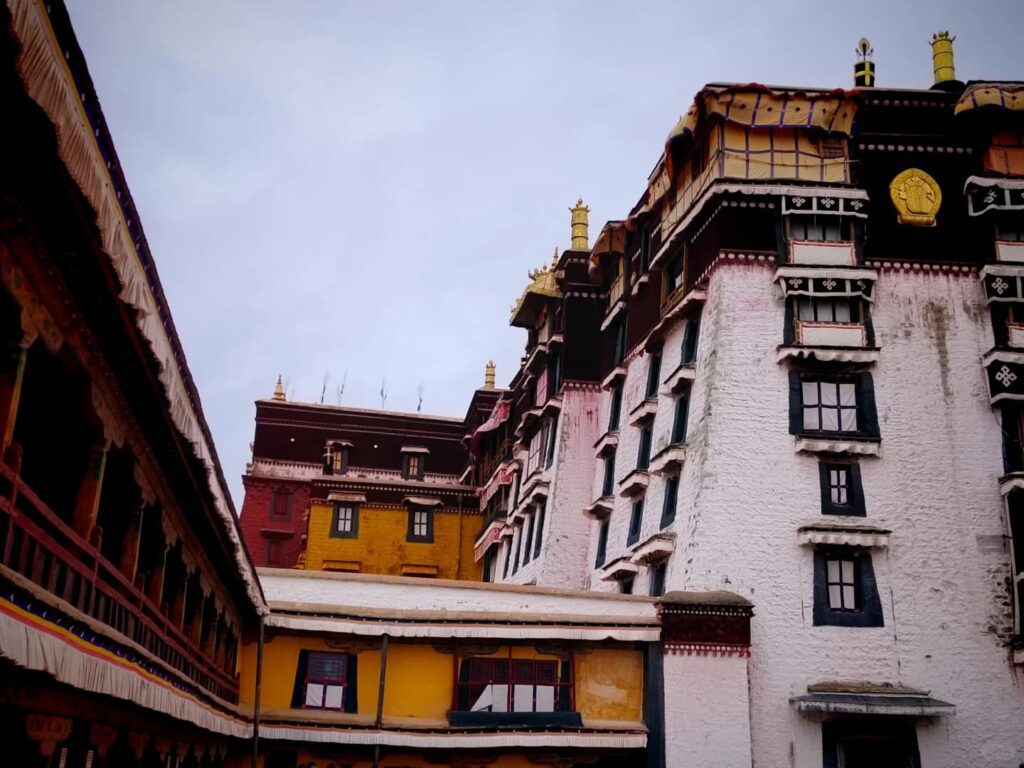 色拉寺 སེ་ར་དགོན་པ།｜拉薩．西藏景點介紹－辯經儀式 | CITS 環球國旅 China Travel Tour