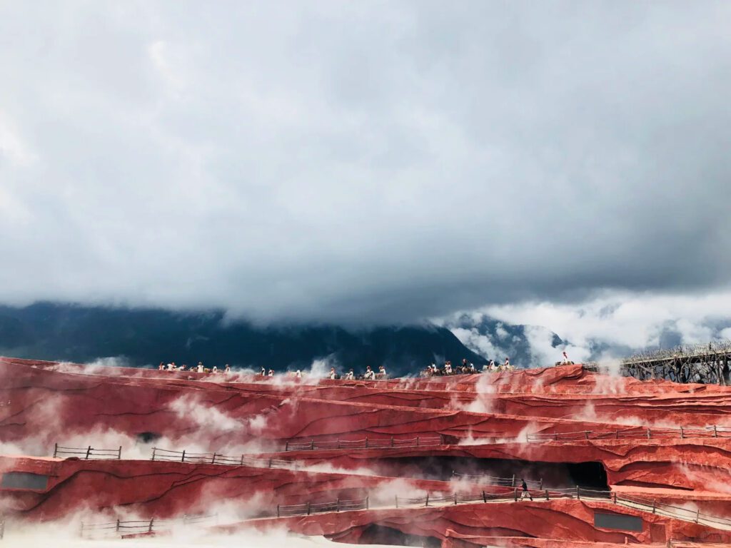 雲南旅遊推薦|昆大麗瀘沽湖8日深度慢遊,最值得的雲南行程 - CITS China International Travel Service 印象丽江秀以玉龙雪山为幕,将纳西族、藏族等高原民族文化融入自然山谷,是连结人文与环境的感动演出,也是丽江旅游不可错过的文化体验