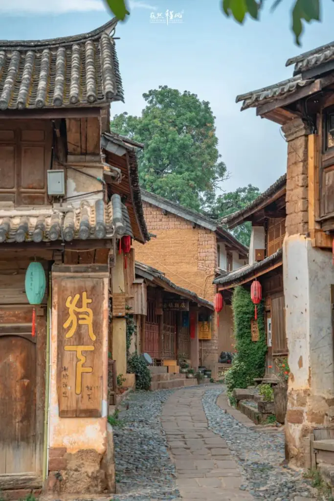 Shaxi Ancient Town ("Going to a Windy Place"): Ancient theater, Shideng Street, and ancient bridges restore the millennium's commercial prosperity.