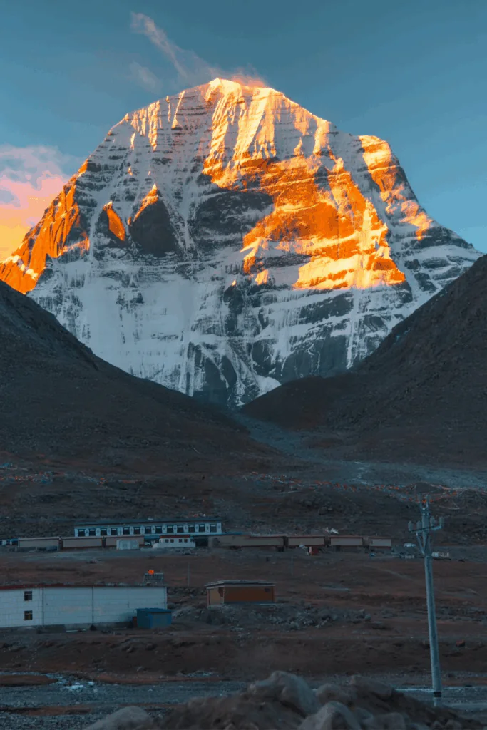 Can I see the sun shining over the mountains? Yes, cits China National Travel Service can not only see the sunshine gold mountain, the tour guide also take care of the