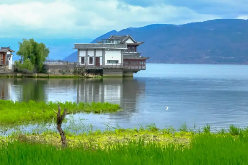 Yunnan Dali Erhai Scenery Yunnan Tourism Recommended Dali Ancient City with Group Tour