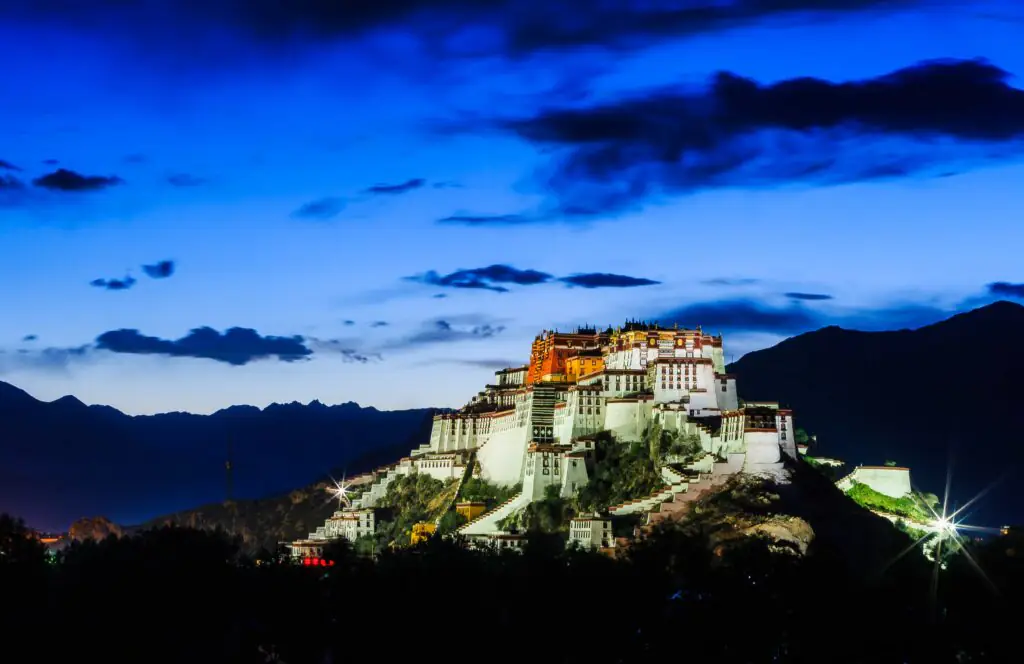 Tibet 5 Days|Lhasa Qinghai-Tibet Railway Followed by the tour - Qinghai-Tibet Train, Lhasa - 10 people small group