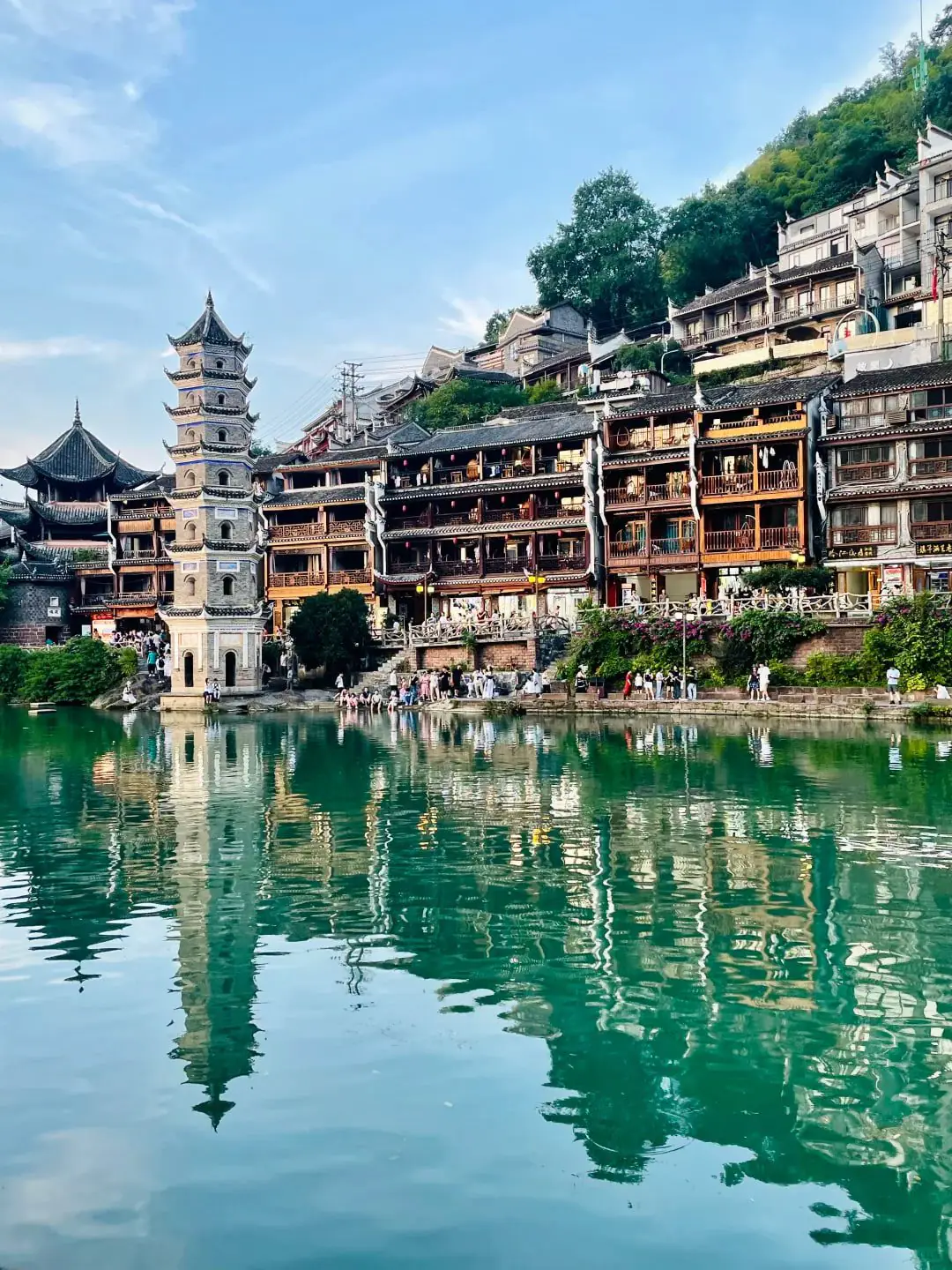 中國江南古鎮水鄉 河道與傳統建築景色