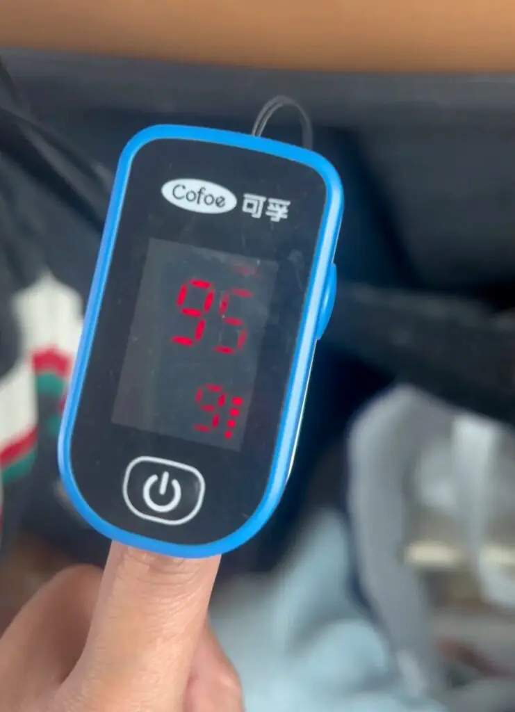Inside Tibet: Tour Group Doctors—Thoughtful Service or Just Another Gimmick? | China2Go oximetry