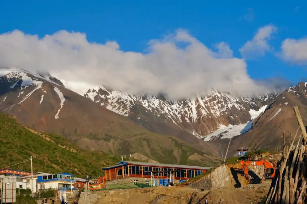 來古冰川 ལ་གུང་གངས་ཕྱགས་|波密・西藏景點介紹-藍冰世界的高原奇境|國旅環球-China2Go 來谷村
