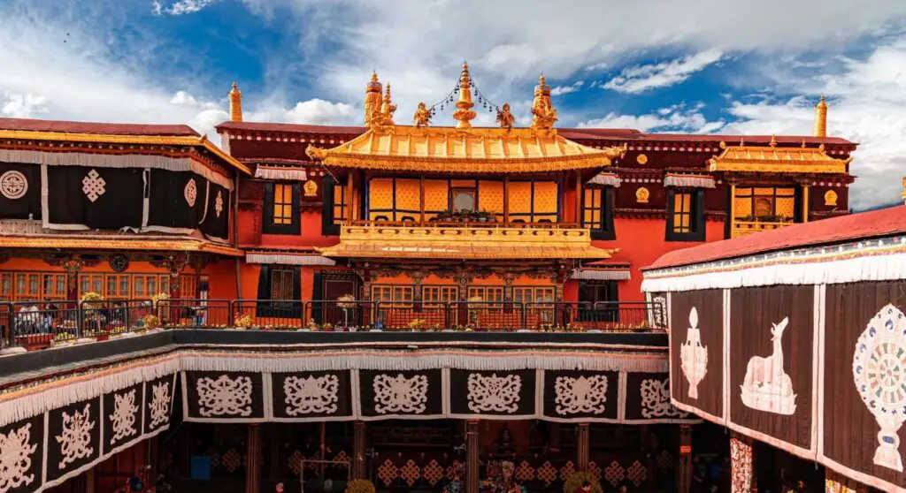 Recommended Attractions in Tibet 2026|10 Must-see Attractions - CITS China International Travel Service Top Ten Recommended Scenic Spots in Tibet Dazhao Temple - Dazhao Temple before Lhasa City, incense for thousands of years, the heart of Lhasa!